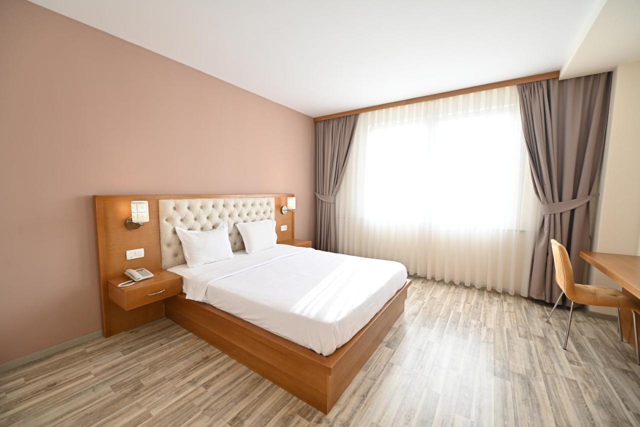 Hotel La Villa Gjakova Dış mekan fotoğraf