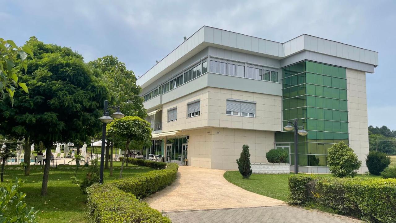 Hotel La Villa Gjakova Dış mekan fotoğraf