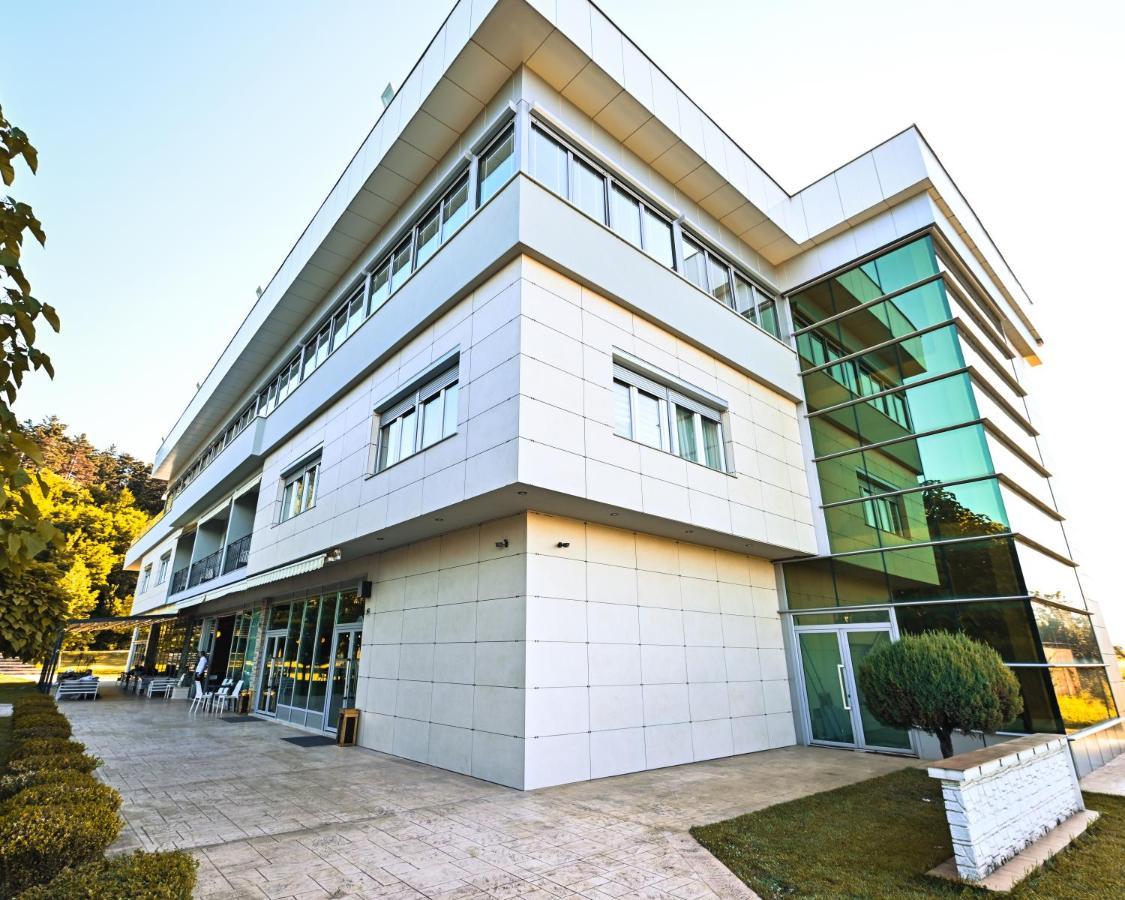 Hotel La Villa Gjakova Dış mekan fotoğraf