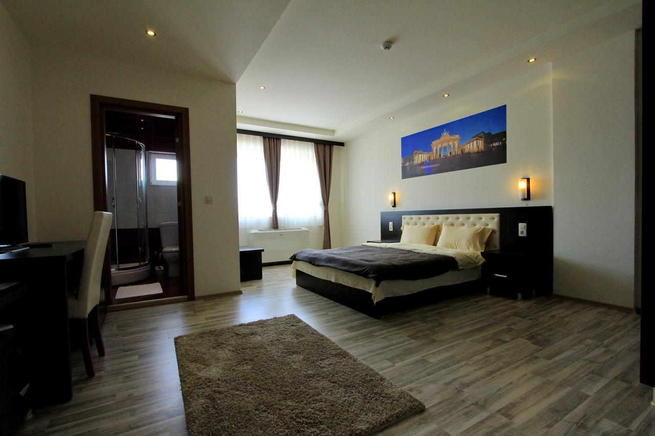 Hotel La Villa Gjakova Oda fotoğraf