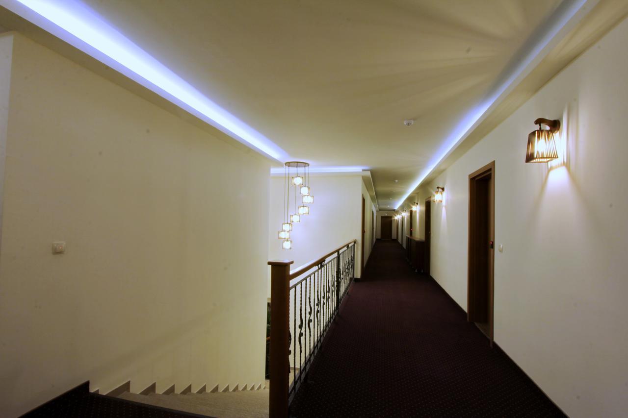 Hotel La Villa Gjakova Dış mekan fotoğraf