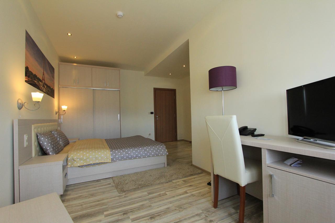 Hotel La Villa Gjakova Oda fotoğraf