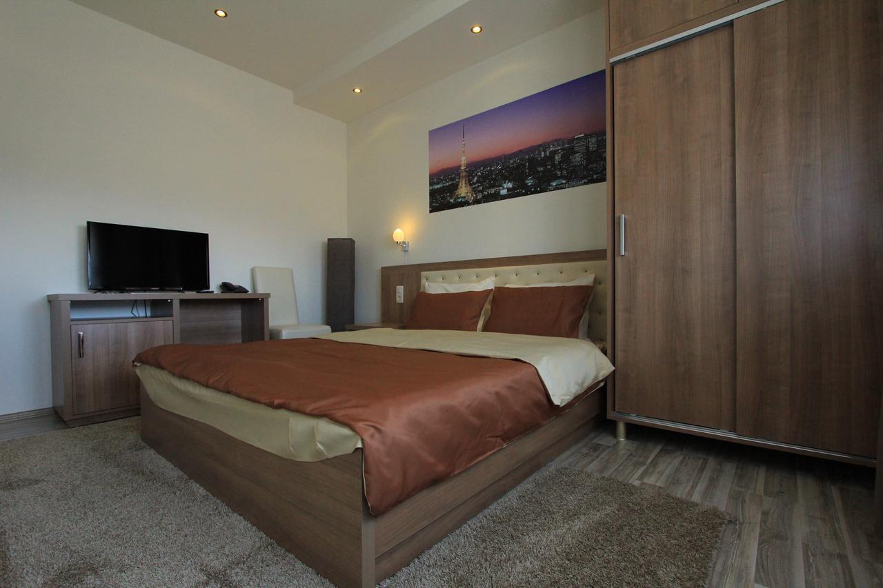 Hotel La Villa Gjakova Oda fotoğraf